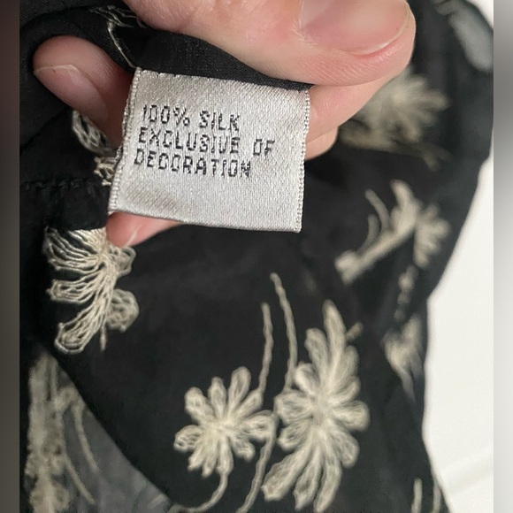 Talbots Collection Women’s Sleeveless Pure Silk Floral Button Up Blouse Size 6 - Picture 5 of 7